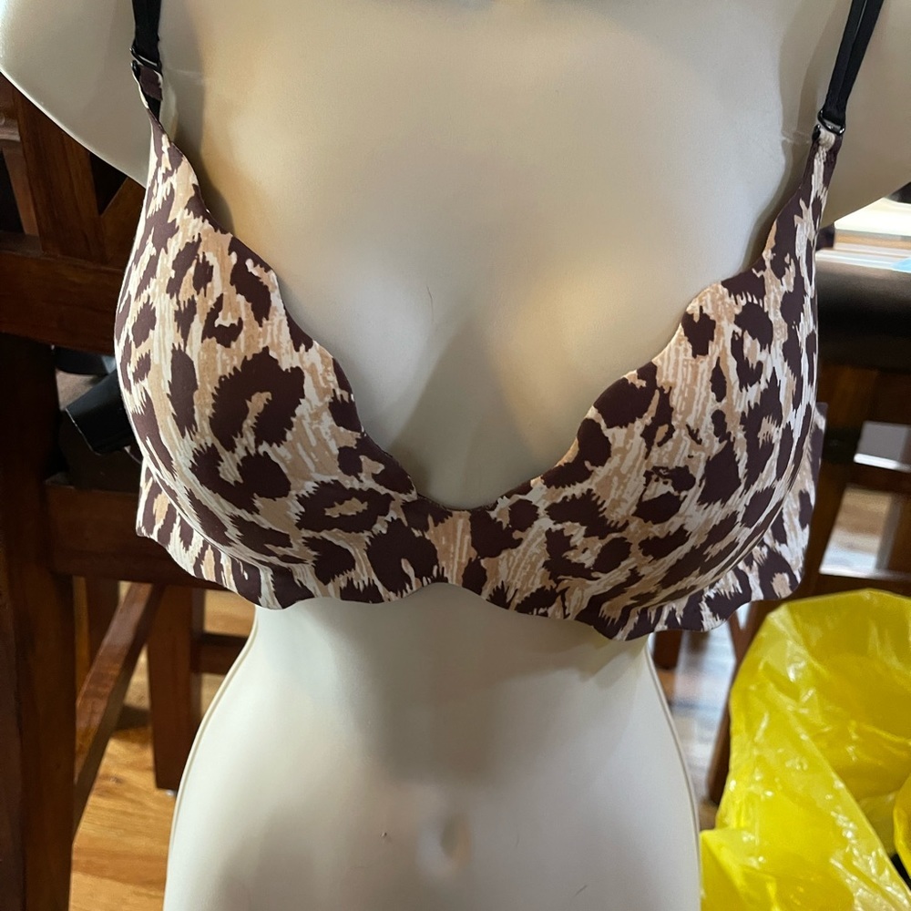 Victoria's Secret Plunge Animal Print 36D